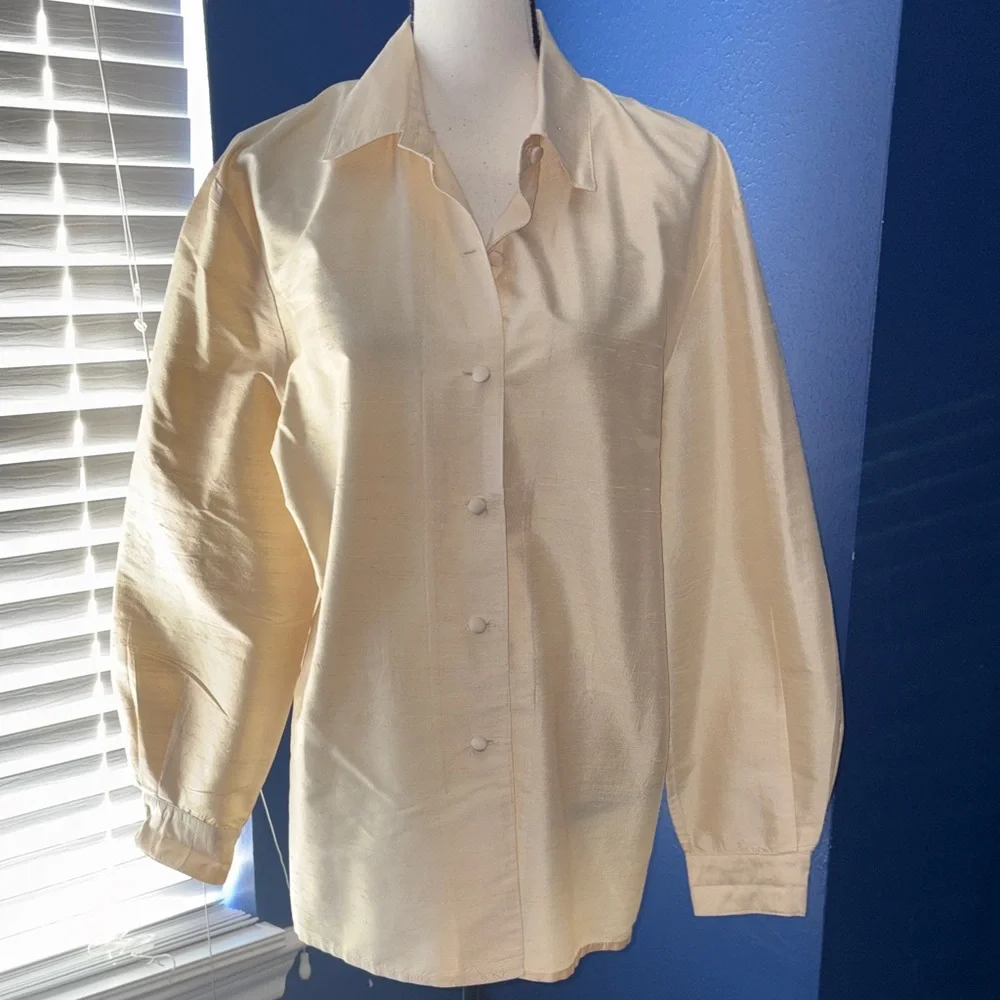 Vintage Bentley Arbuckle 100% Raw Silk Button‑Up Top – Cream – Size 10 – EUC - Picture 2 of 8